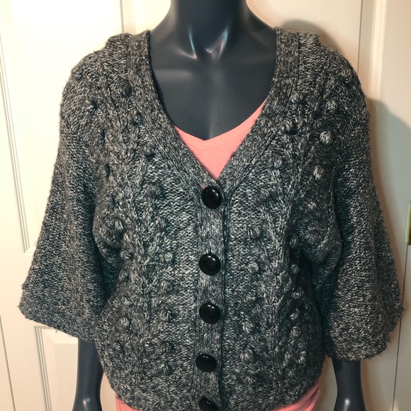 Kensie Sweaters - PRICED TO SELL- Kensie Sweater with Hood